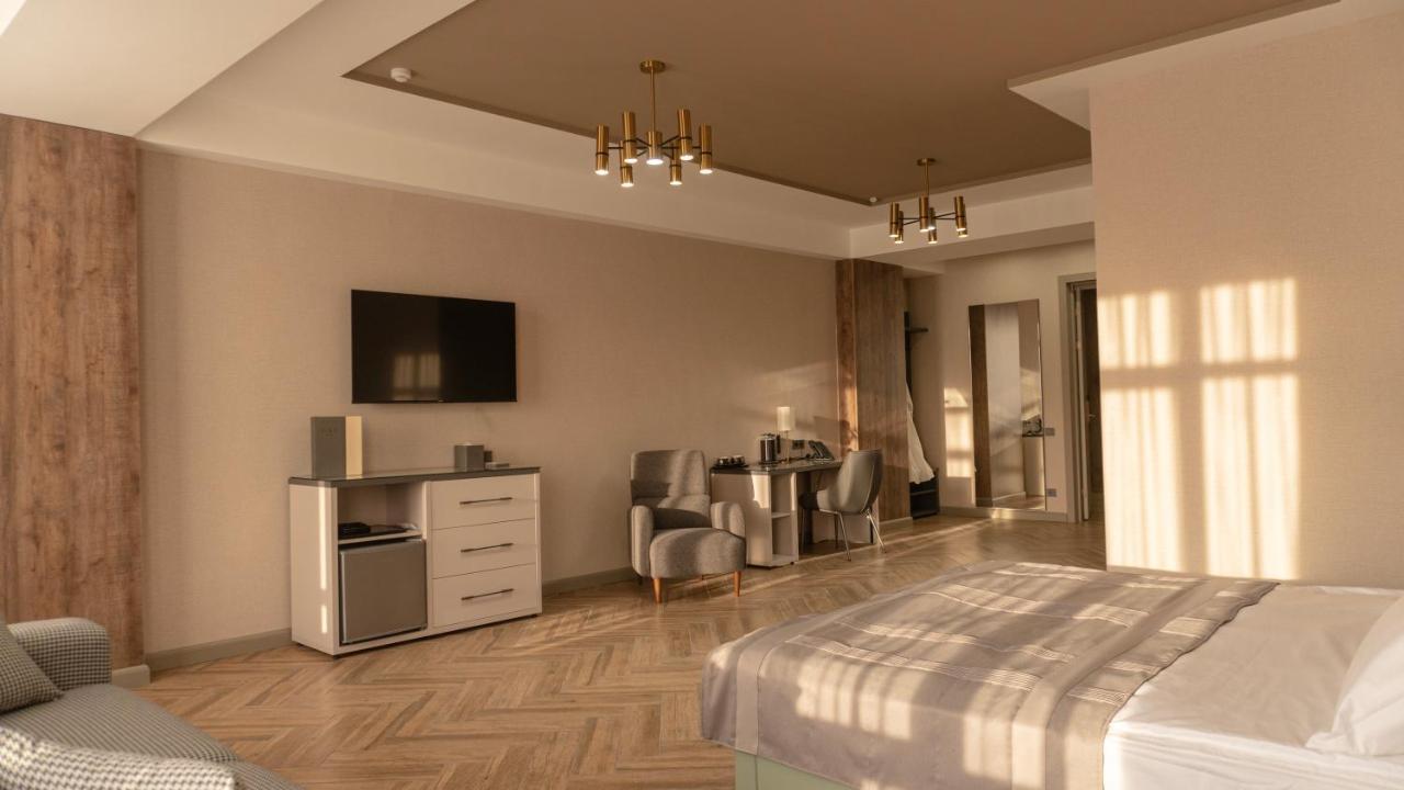 Five Hotel Biszkek Zewnętrze zdjęcie