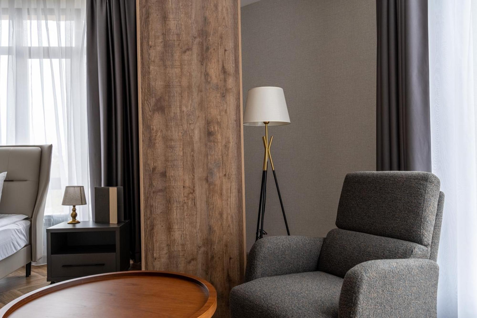 Five Hotel Biszkek Zewnętrze zdjęcie