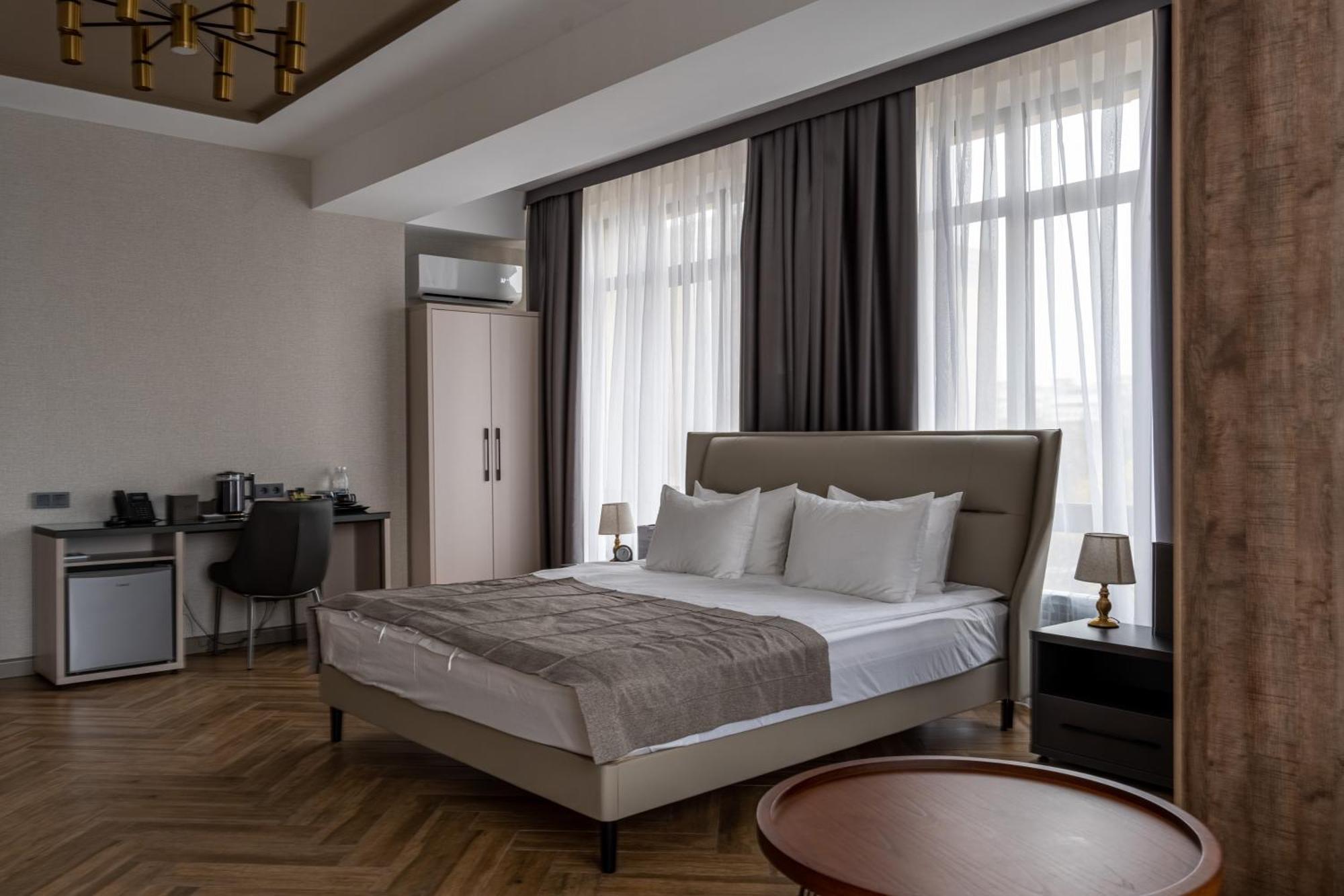 Five Hotel Biszkek Zewnętrze zdjęcie