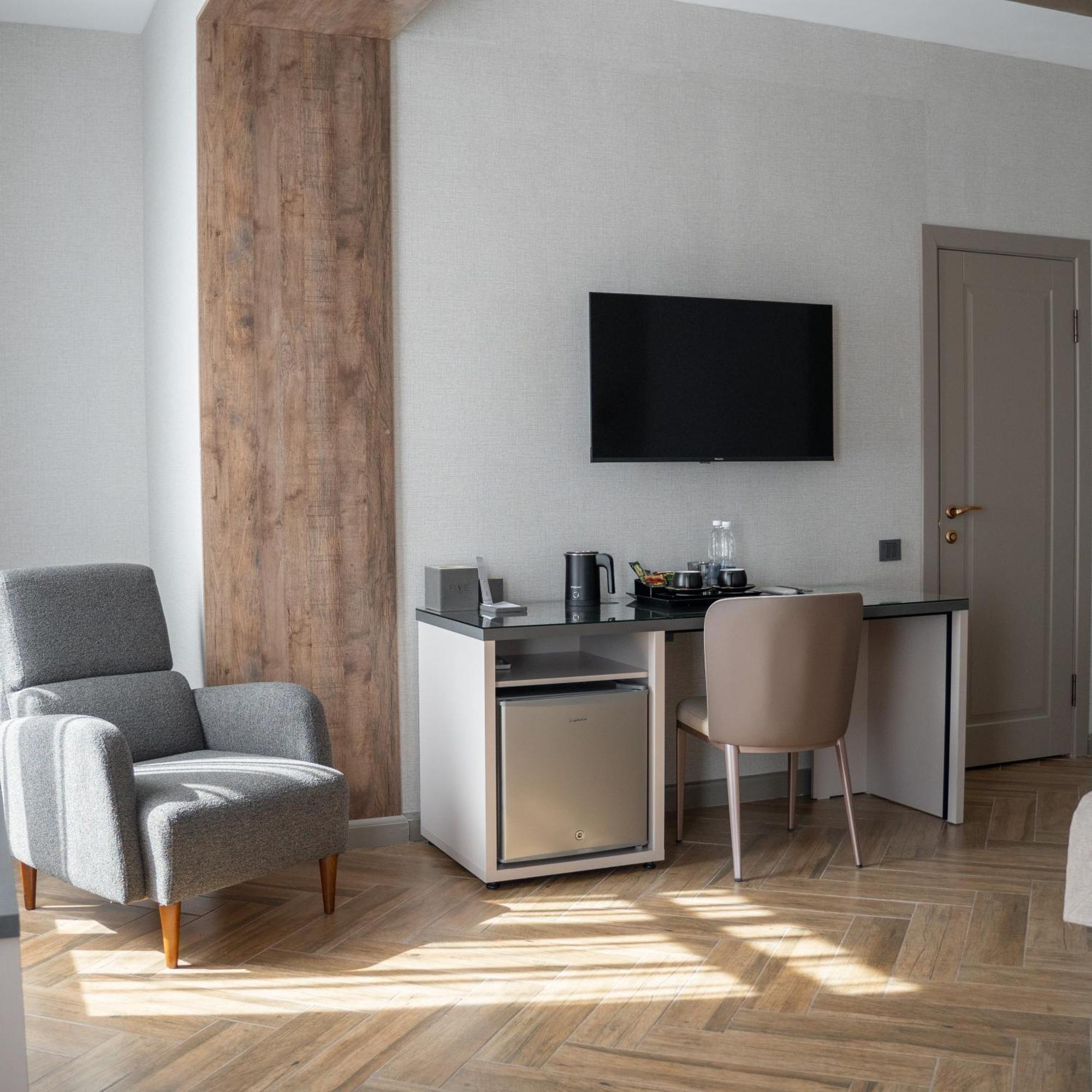 Five Hotel Biszkek Zewnętrze zdjęcie